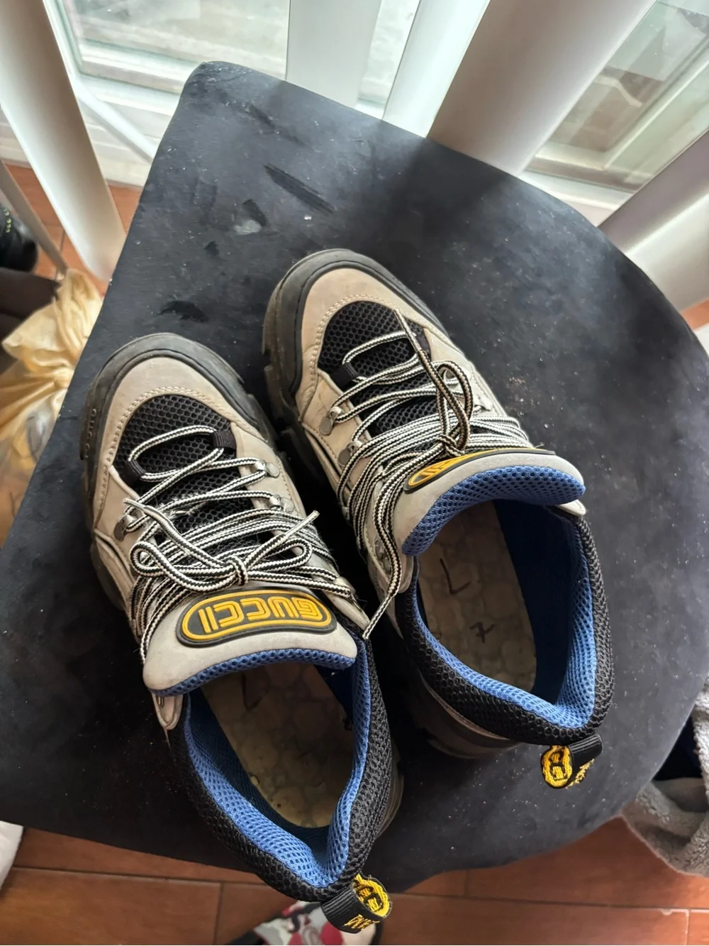 Authentic Men Gucci sneakers size 7